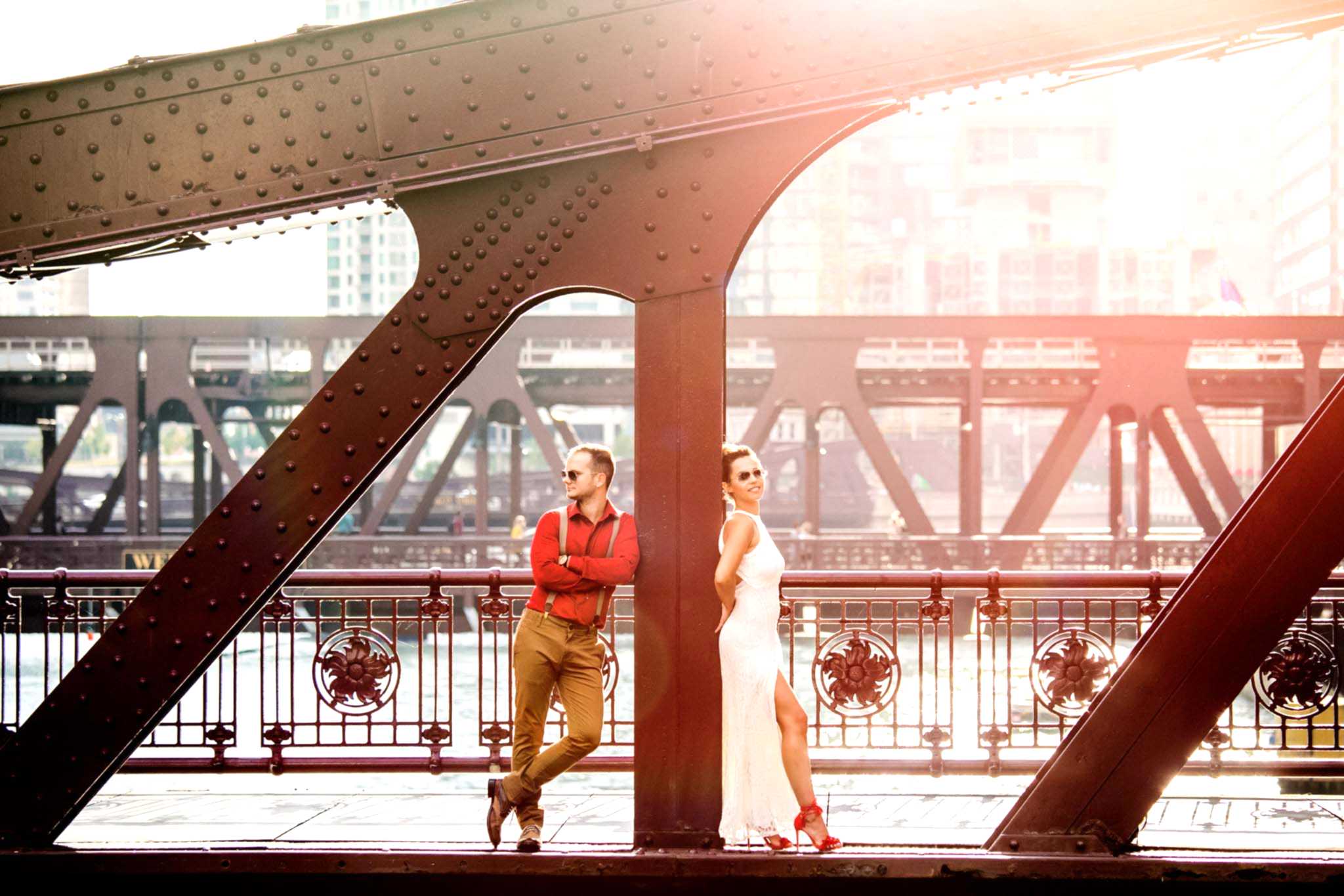 Downtown Chicago engagement session / Laura & RJ